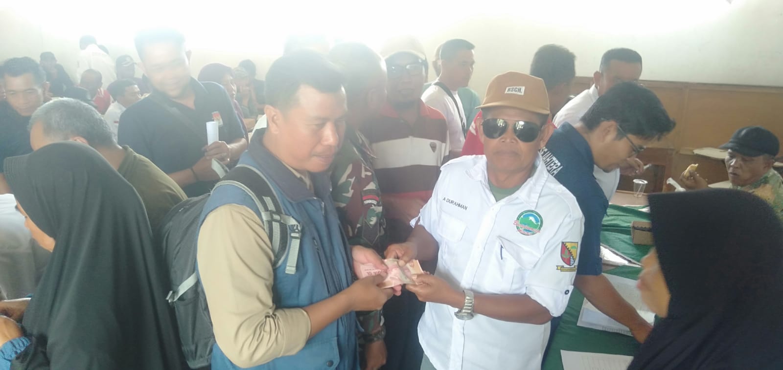 Wujud Apresiasi, Pemdes Bumiwangi Salurkan Insentif bagi Pengurus RT dan RW